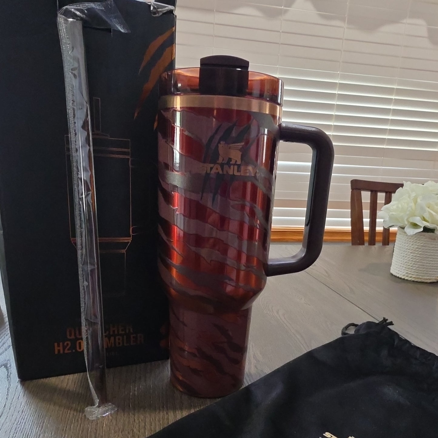 Tyla 40oz Tumbler limited